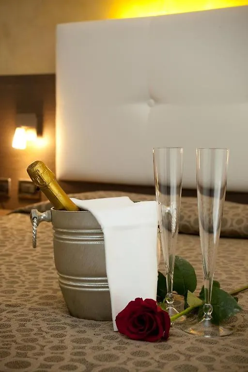 Hotel Tropical Lido di Jesolo 3*,  Italy